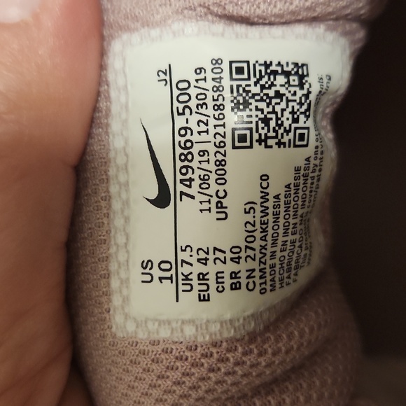 Pale pink Nikes - Picture 3 of 3